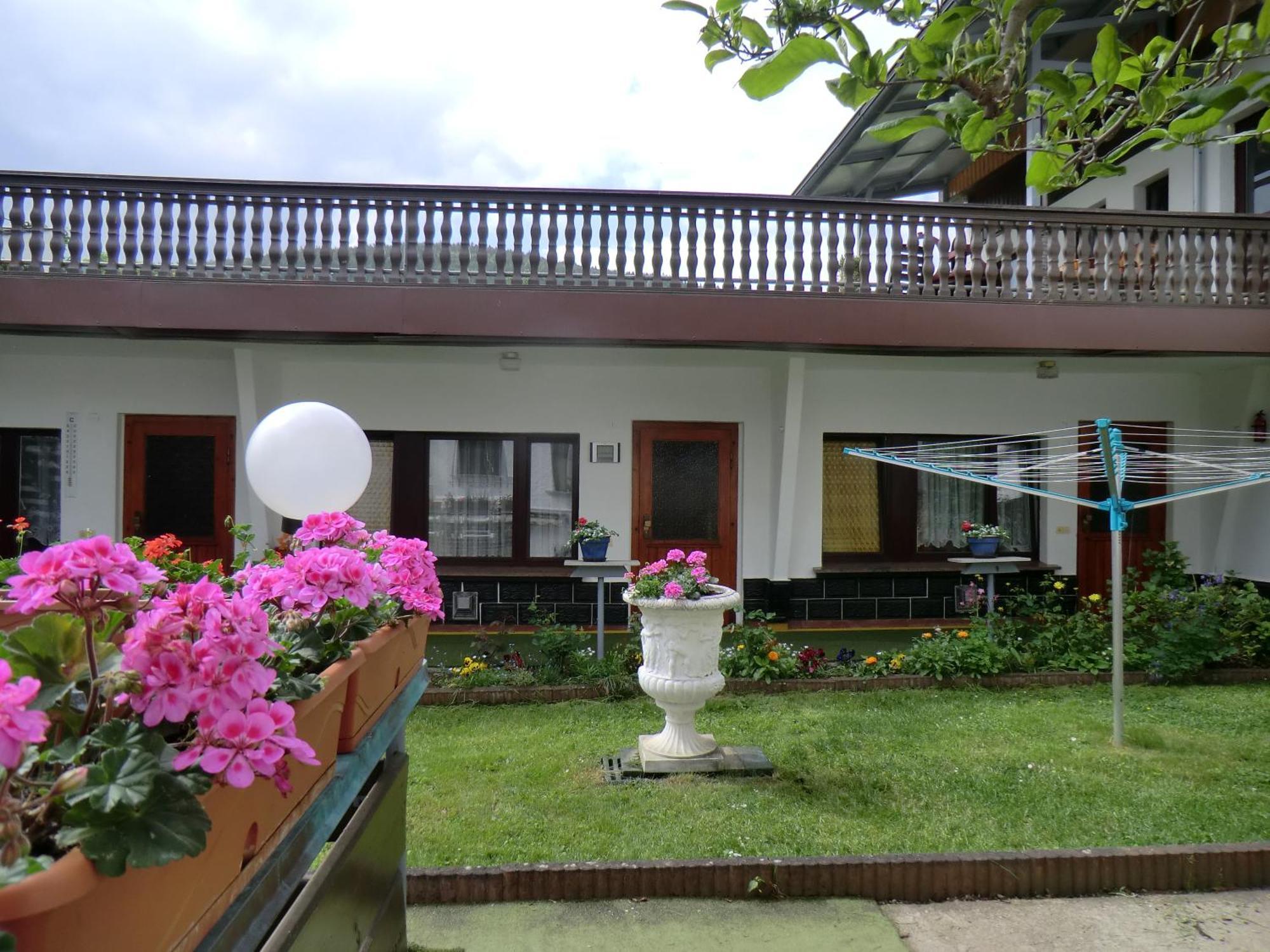 Pension Villa Broedel Bad Blankenburg Bagian luar foto